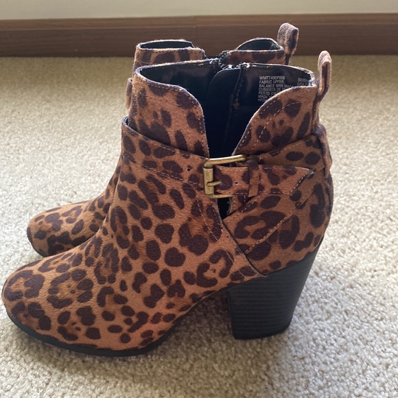 Time and Tru Cheetah/Leopard Print Booties — Size 7 1/2!! - Picture 2 of 9